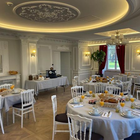 Chateau Des Hauts De Provins Hotel Champcenest Екстериор снимка